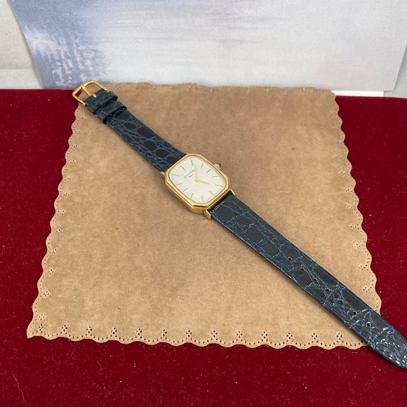 VINTAGE Bulova ACCUTRON SWISS QUARTZ 18K Heavy Gold electroplate - Picture 4 of 9